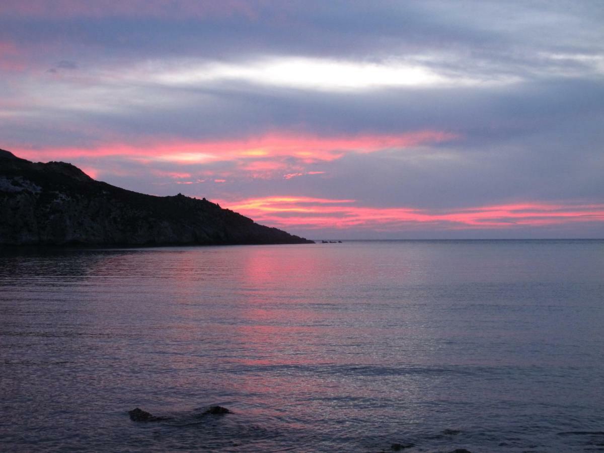 Oklaca Patmos Beach Rooms Скала Екстериор снимка